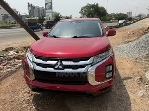 Mitsubishi Outlander SE 2022 Red