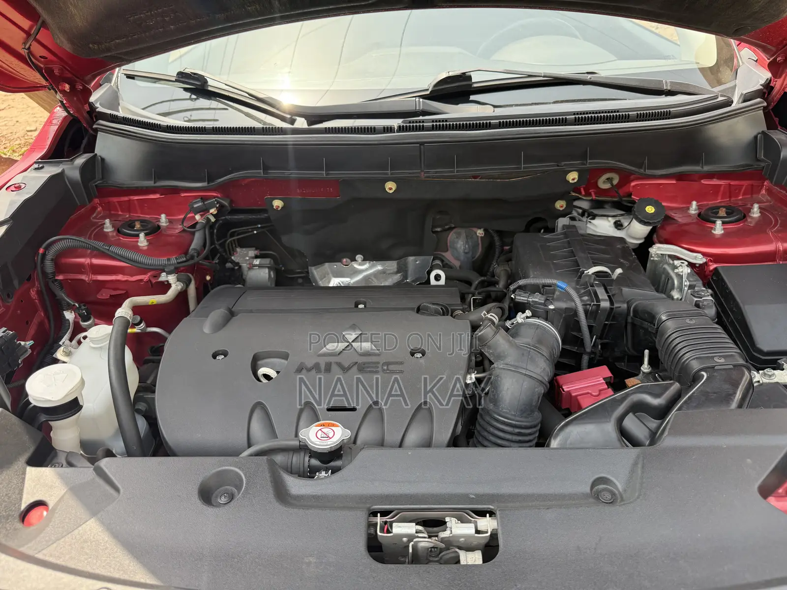 Mitsubishi Outlander SE 2022 Red