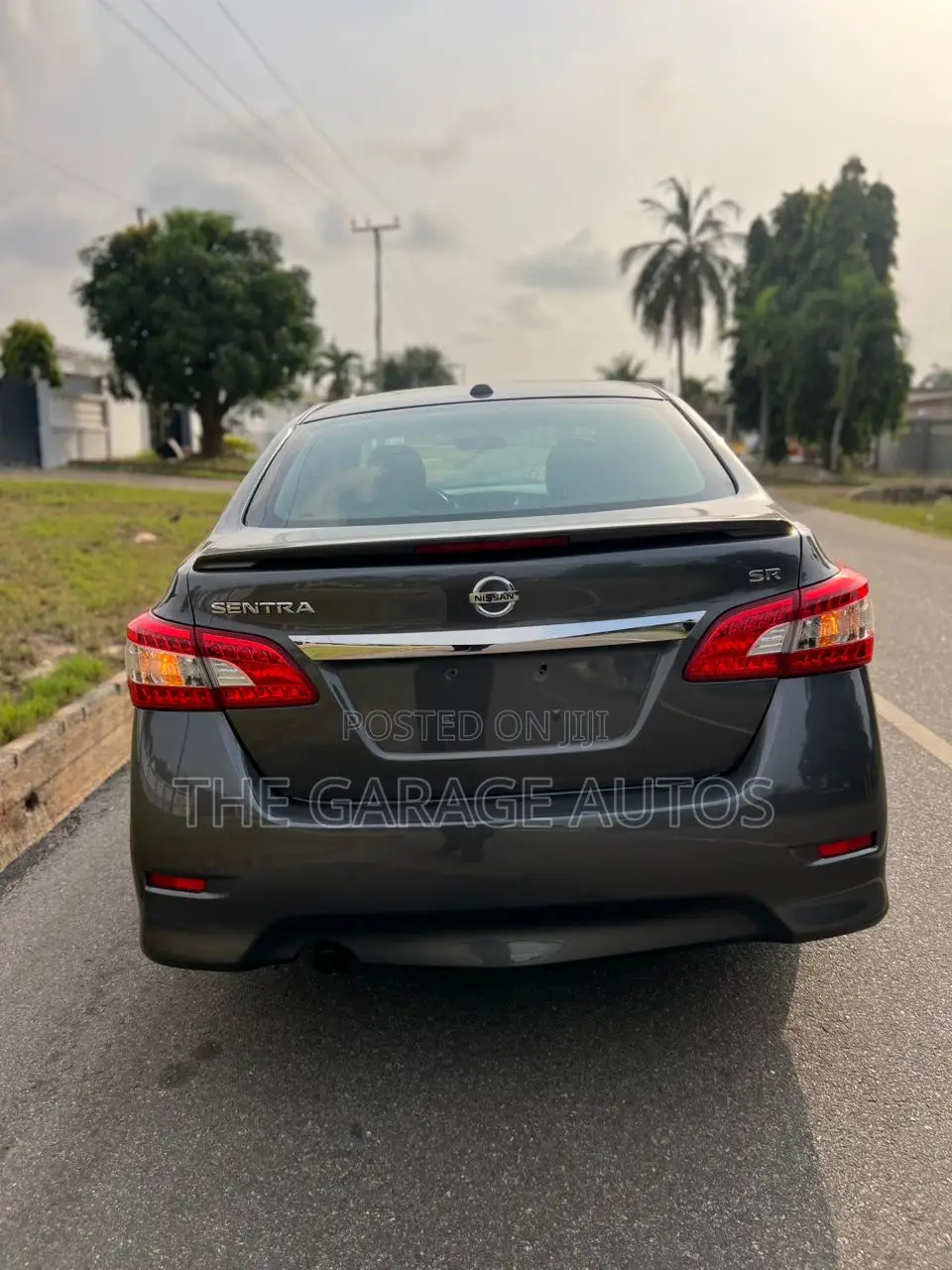Nissan Sentra SR 4dr Sedan (1.8L 4cyl CVT) 2015 Gray
