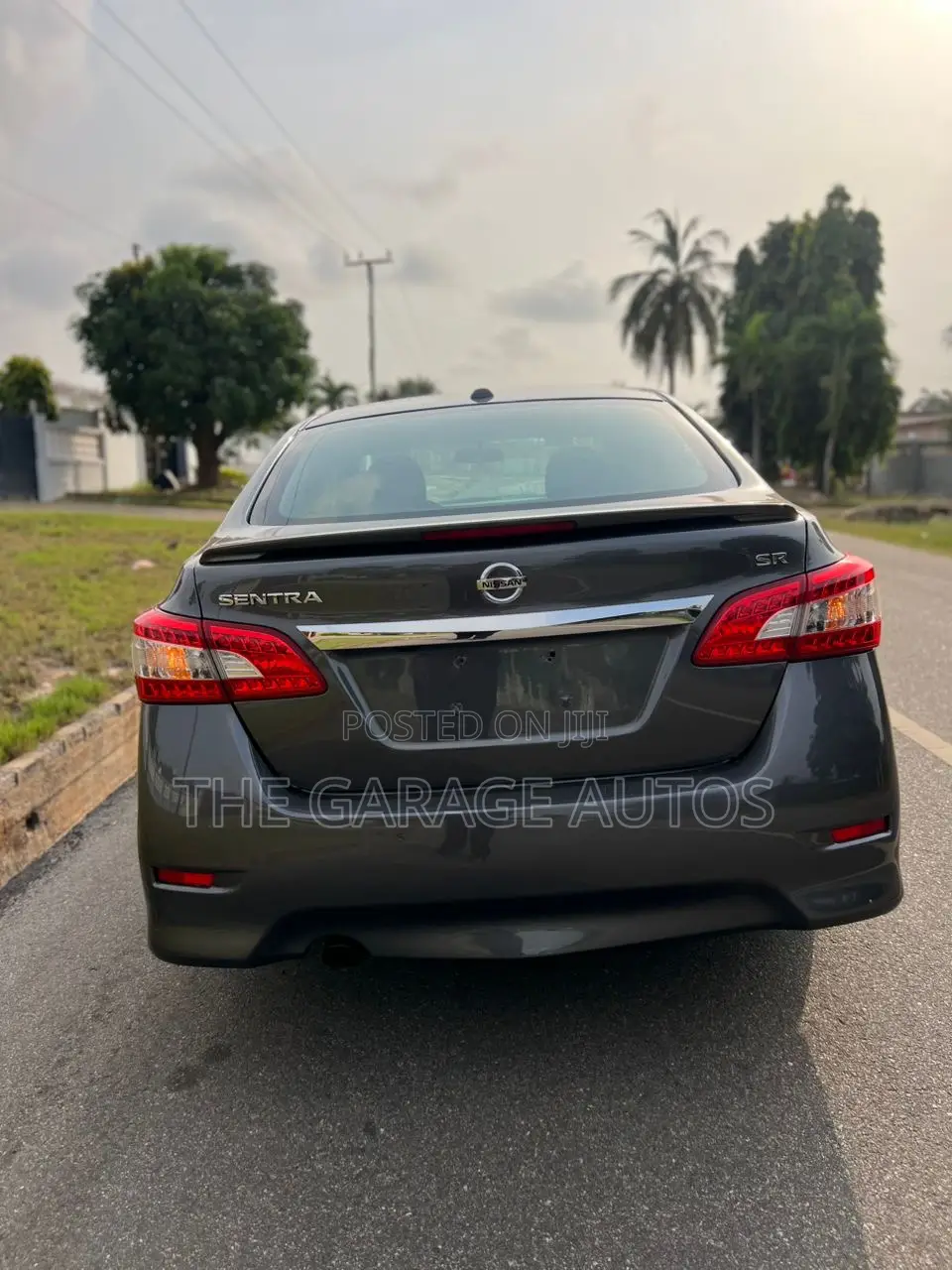 Nissan Sentra SR 4dr Sedan (1.8L 4cyl CVT) 2015 Gray