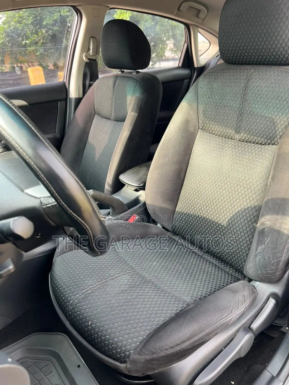 Nissan Sentra SR 4dr Sedan (1.8L 4cyl CVT) 2015 Gray