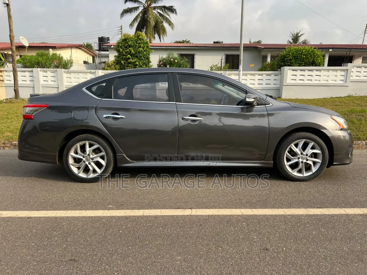Nissan Sentra SR 4dr Sedan (1.8L 4cyl CVT) 2015 Gray