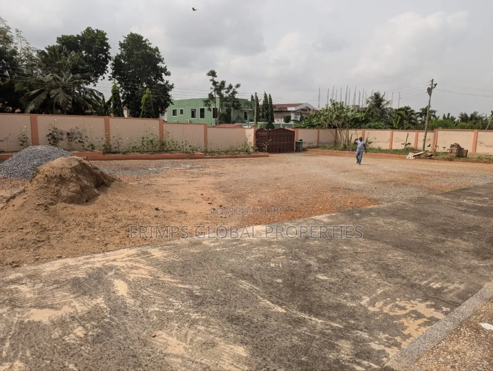 6bdrm House in North Legon for sale