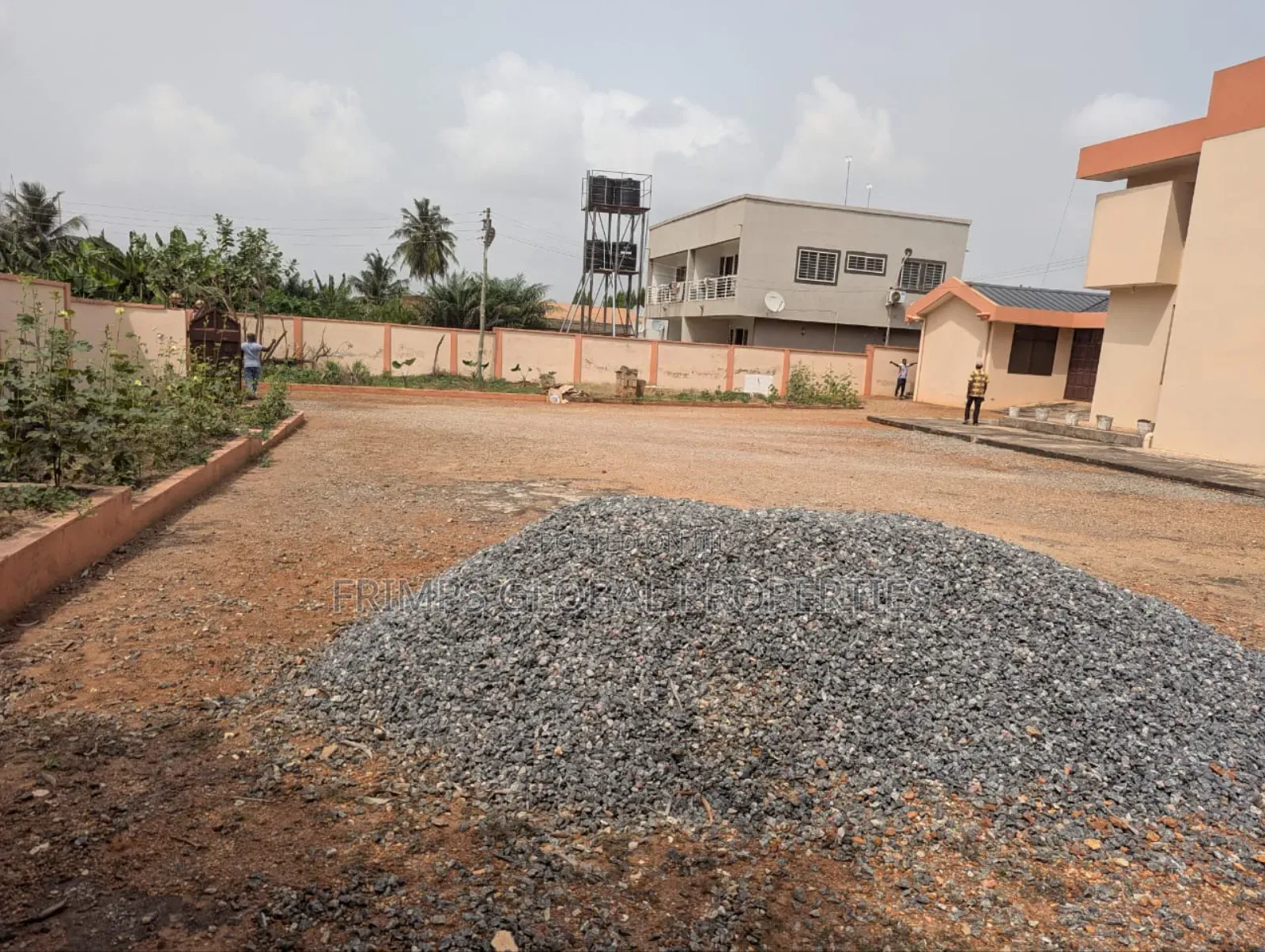 6bdrm House in North Legon for sale