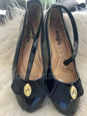 Anjo Black Flat Shoe