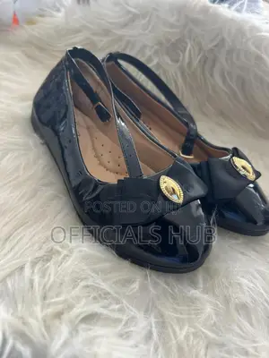 Anjo Black Flat Shoe