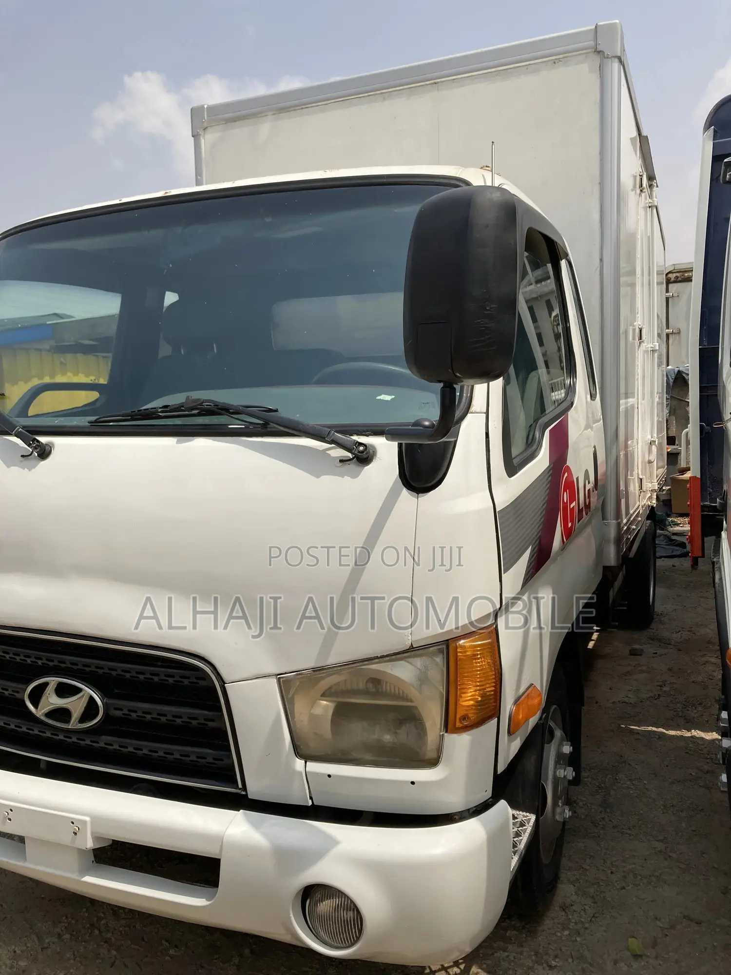 Hyundai Mighty (2) Container