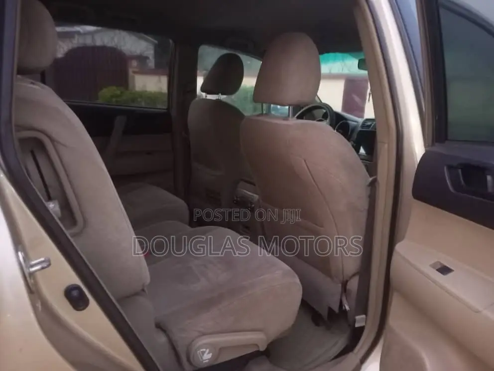Toyota Highlander 2013 Gold