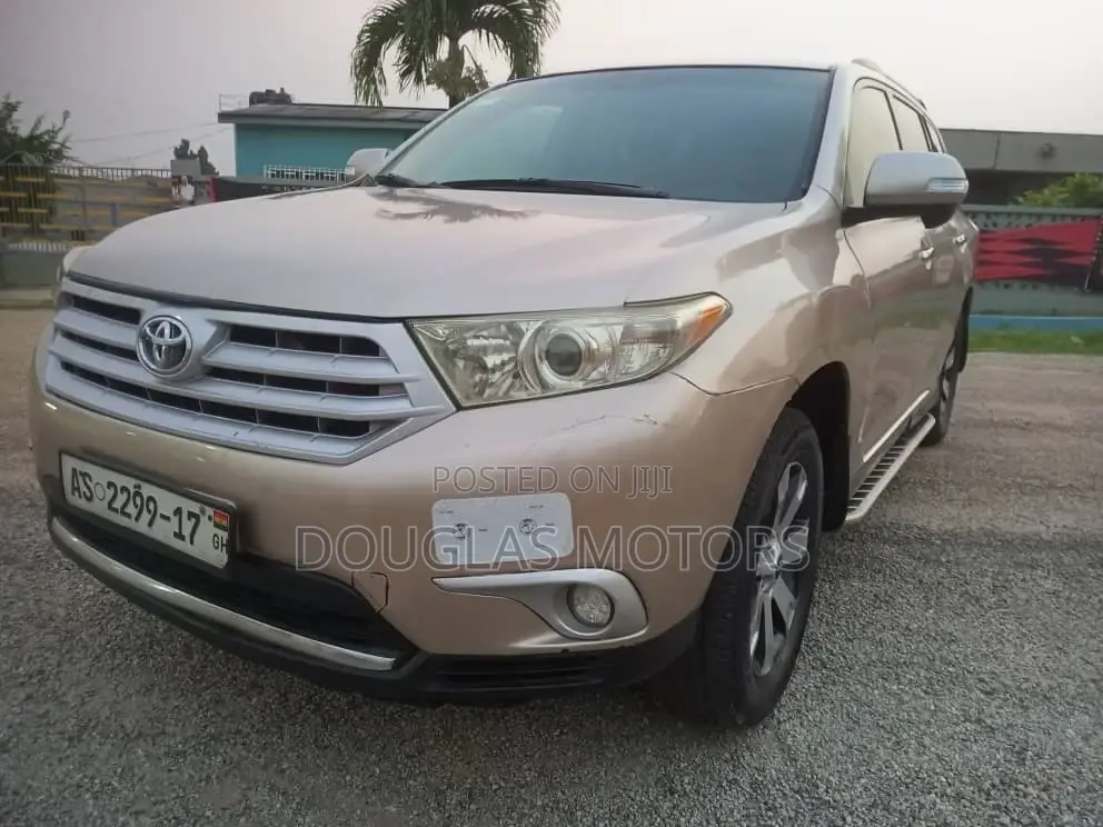 Toyota Highlander 2013 Gold