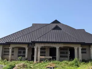 5bdrm Apartment in Sunyani Municipal for sale