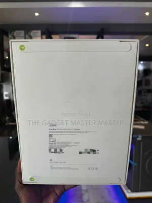 New Apple iPad Pro 13 (2025) 256 GB