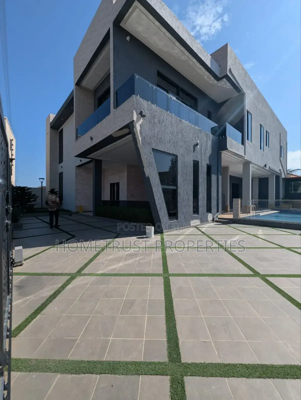 5bdrm Duplex in Hometrust Properties, Airport Residential Area for sale