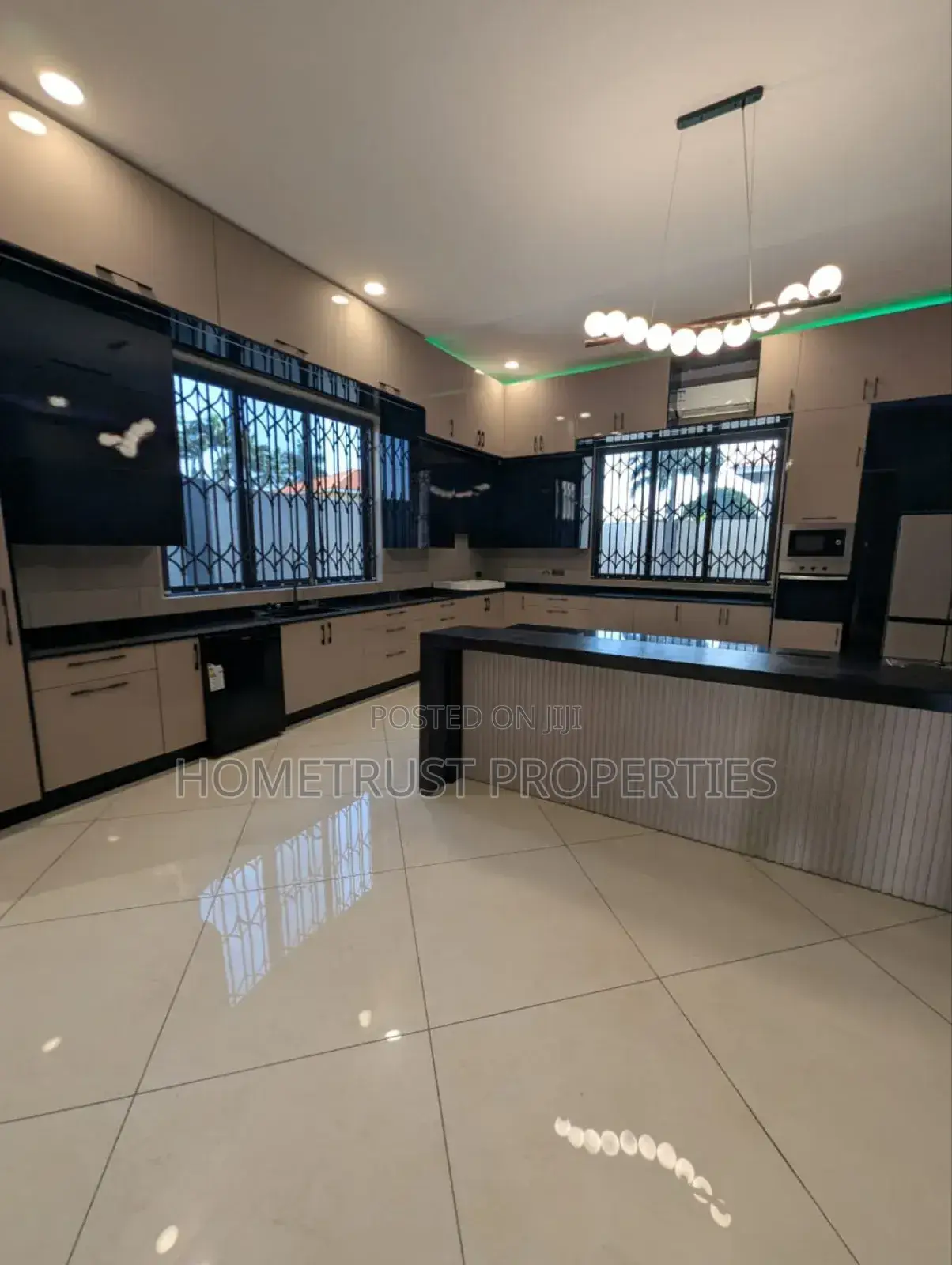 5bdrm Duplex in Hometrust Properties, Airport Residential Area for sale