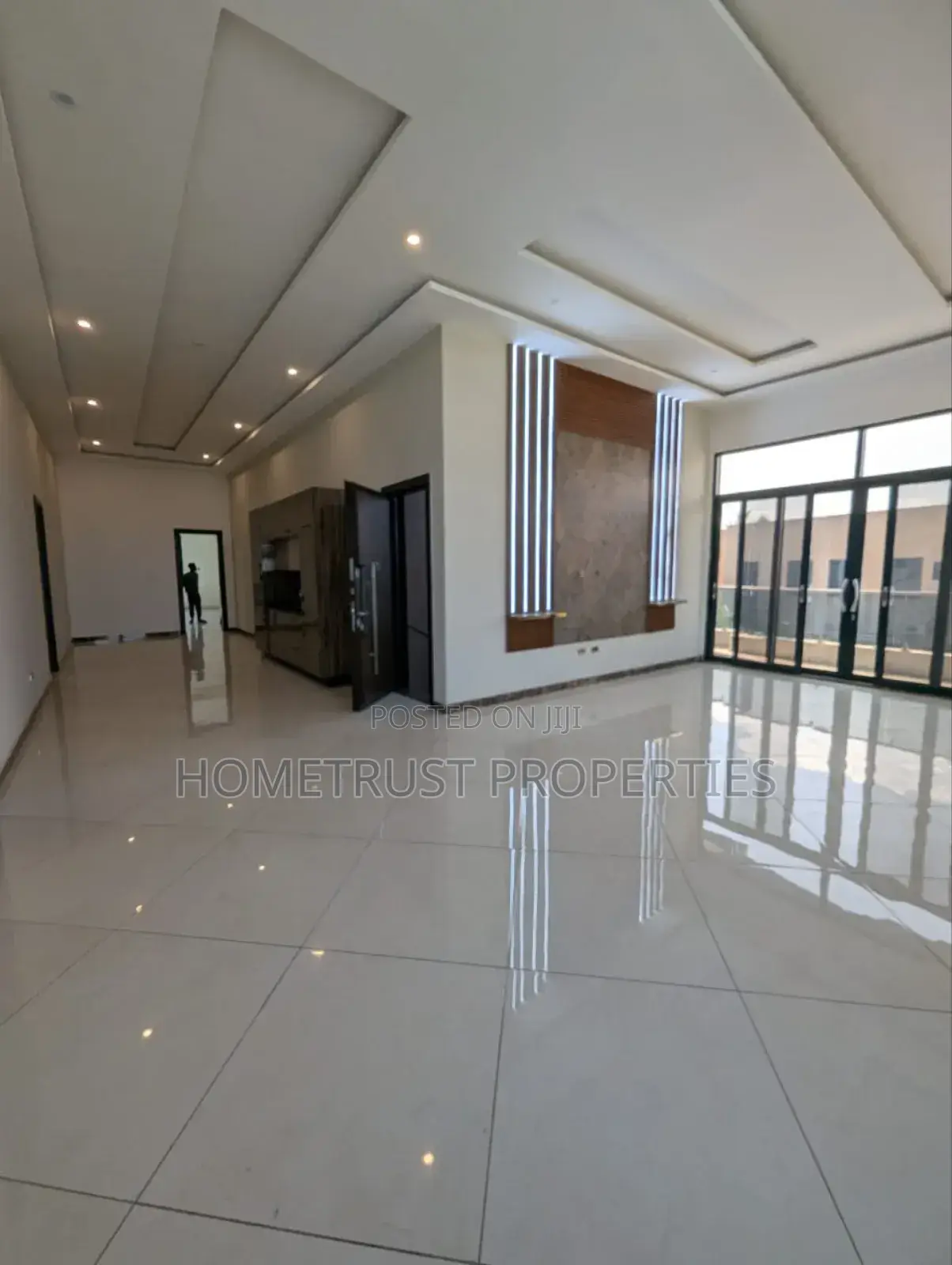 5bdrm Duplex in Hometrust Properties, Airport Residential Area for sale