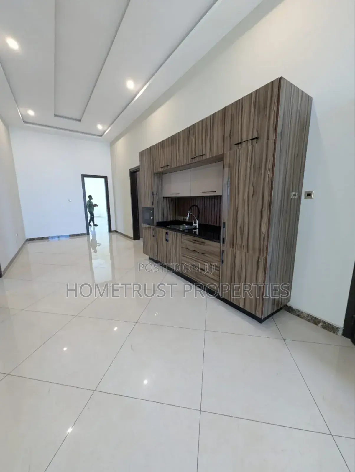 5bdrm Duplex in Hometrust Properties, Airport Residential Area for sale
