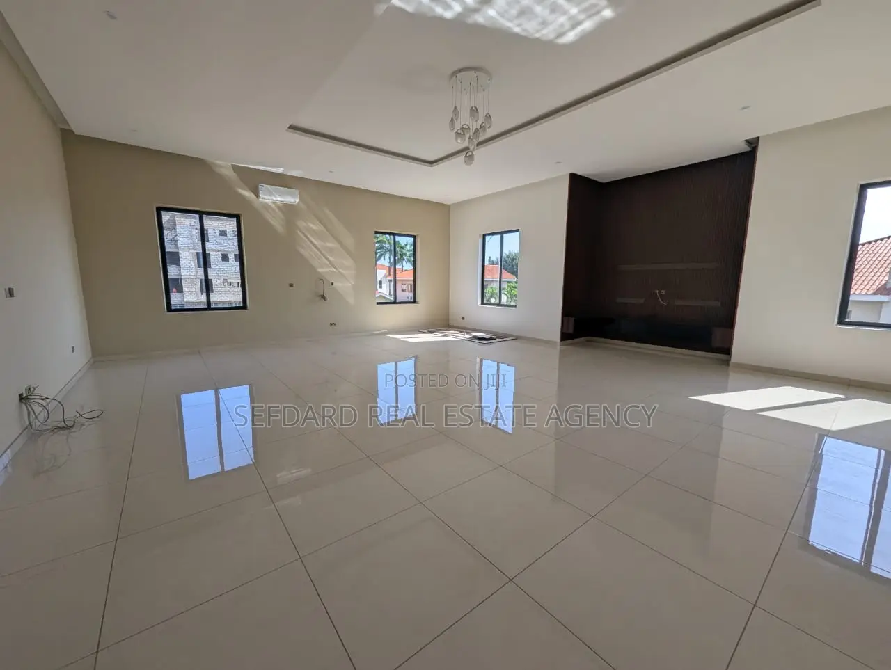 5bdrm Mansion in Tseaddo for sale