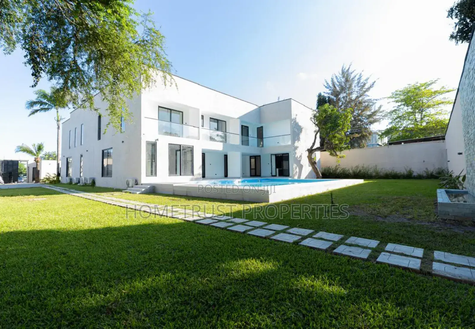 12bdrm Mansion in Hometrust Properties, Cantonments for sale