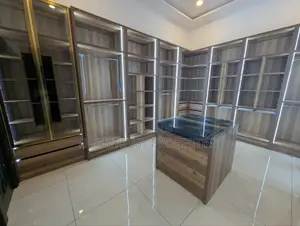 12bdrm Mansion in Hometrust Properties, Cantonments for sale