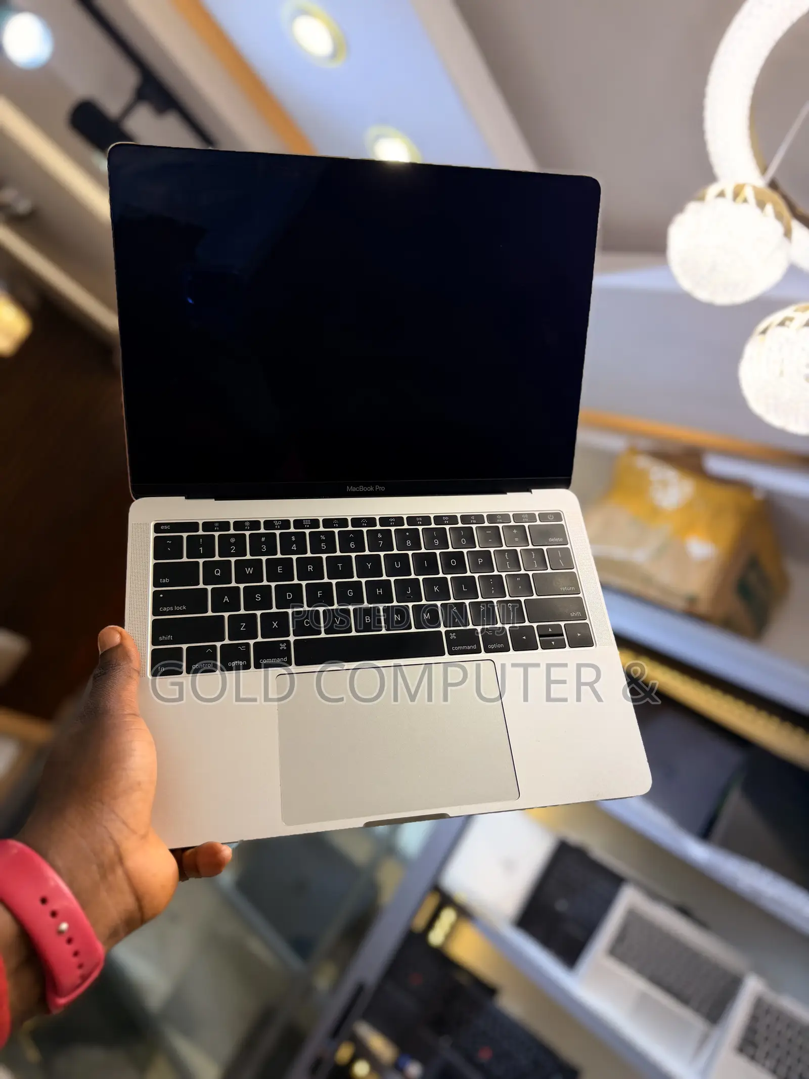 Laptop Apple MacBook Pro 2017 16GB Intel Core I5 SSD 512GB