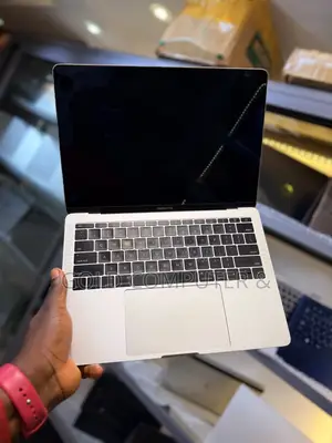 Laptop Apple MacBook Pro 2017 16GB Intel Core I5 SSD 512GB
