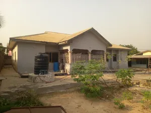 5bdrm House in Fawoade Bampenase, Kumasi Metropolitan for sale