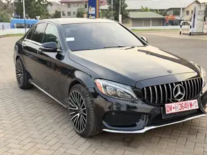 Mercedes-Benz C300 2016 Black