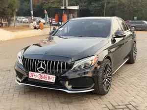 Mercedes-Benz C300 2016 Black