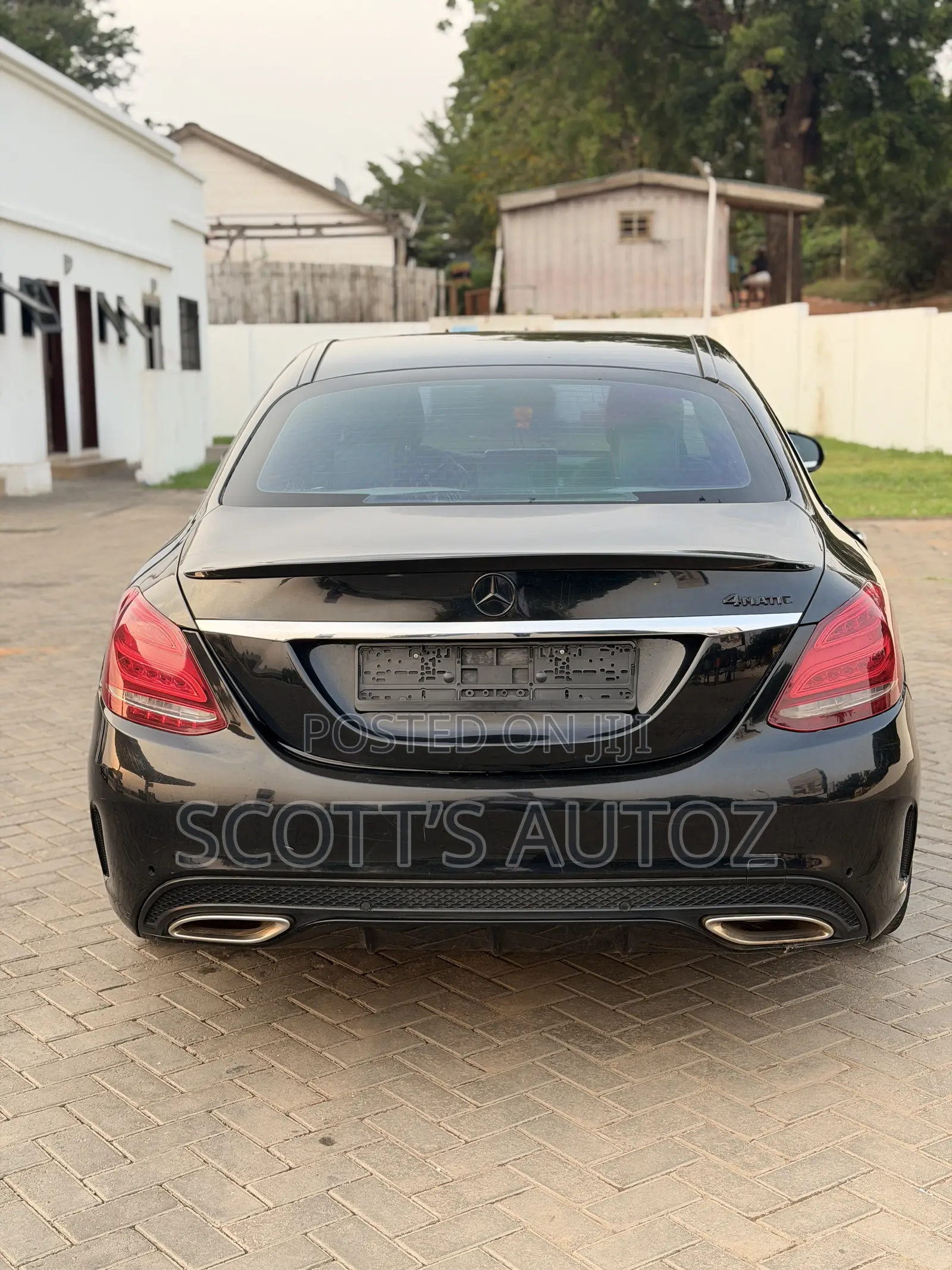 Mercedes-Benz C300 2016 Black