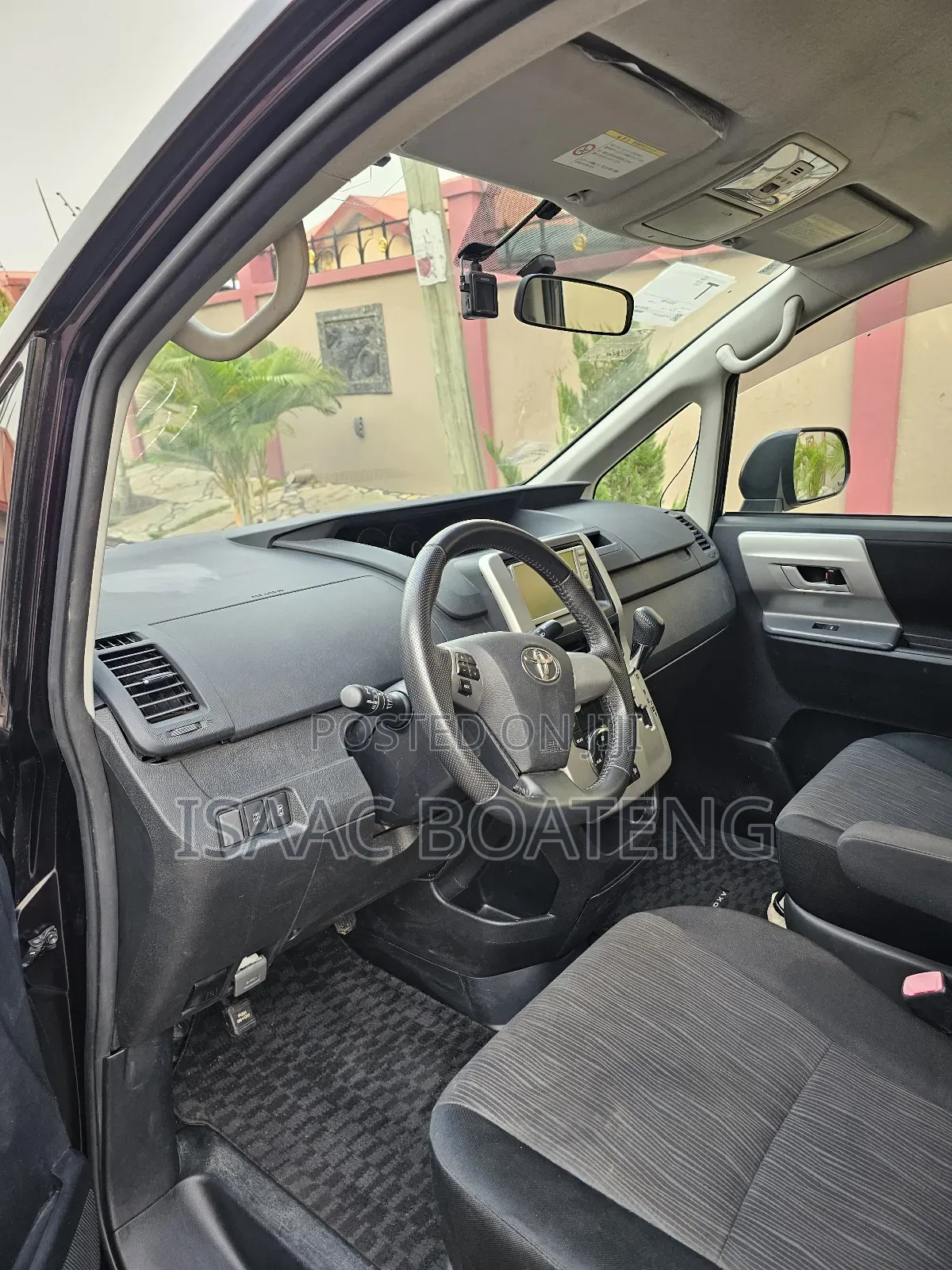 Toyota Voxy 2012 Purple