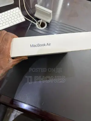 New Laptop Apple MacBook Air 2025 M4 13-inch 16GB Apple M4 SSD 256GB