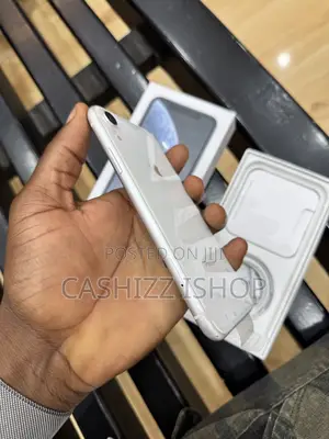 Apple iPhone XR 64 GB White