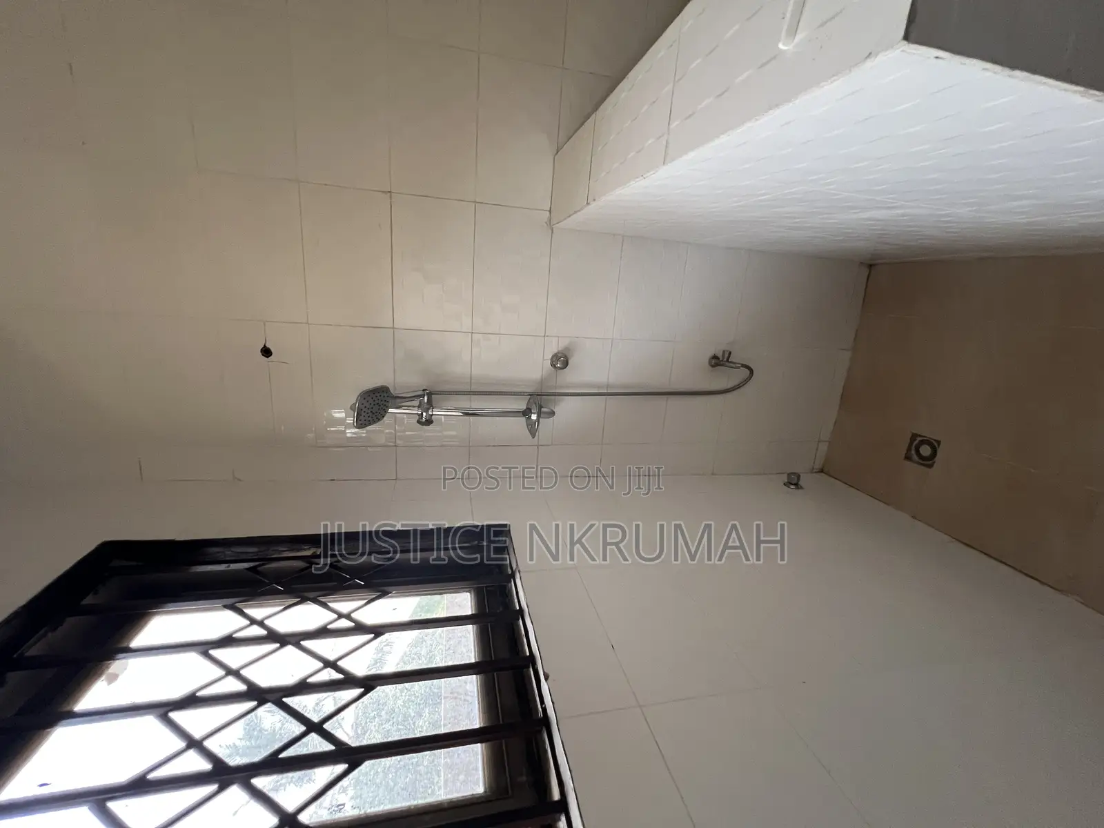 3bdrm Apartment in Mr Justice Estate, Kasoa for rent