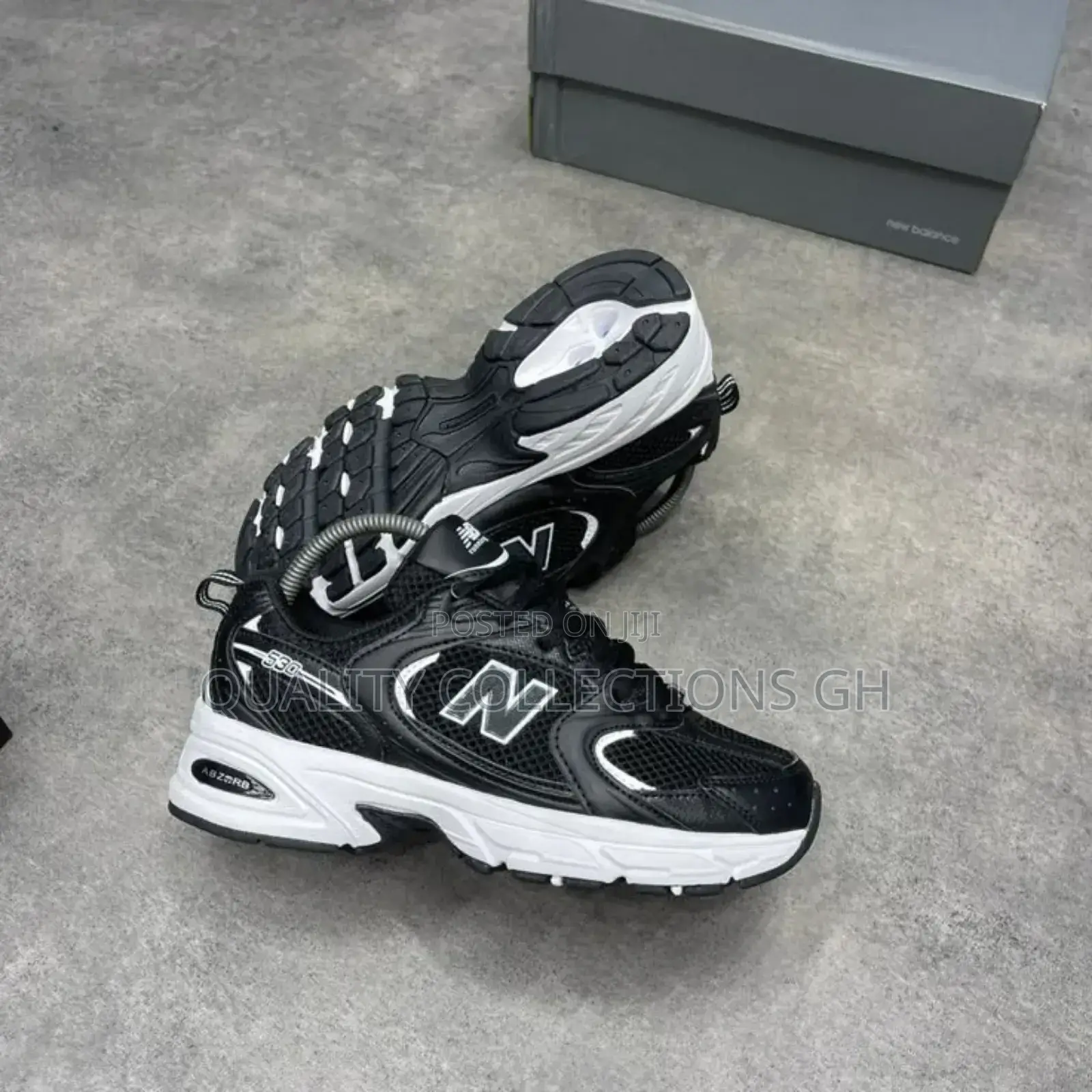 New Balance 530 Black and White