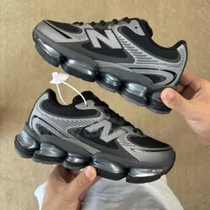 New Balance 2000 Black