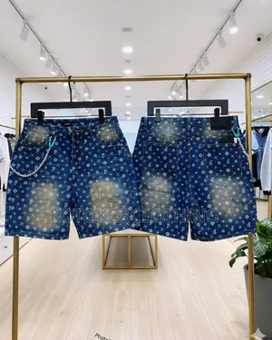 Urban Graphic Chain Denim Short With Chain
