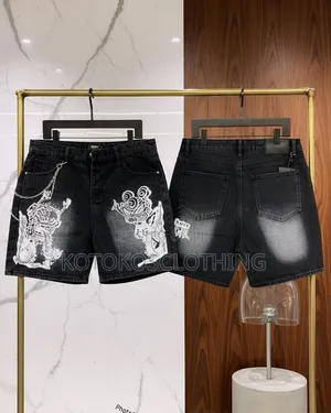Urban Graphic Chain Denim Short With Chain