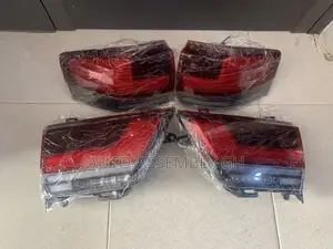 Land Cruiser 300 Original Tail Light Set