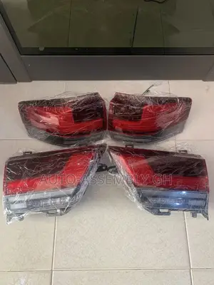 Land Cruiser 300 Original Tail Light Set