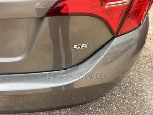 Toyota Corolla SE Special Edition 4dr Sedan (1.8L 4cyl CVT) 2017 Gray