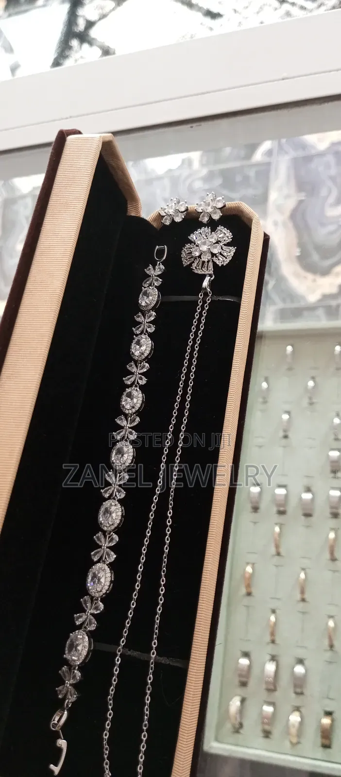 Elegant Zirconia Jewelry Set