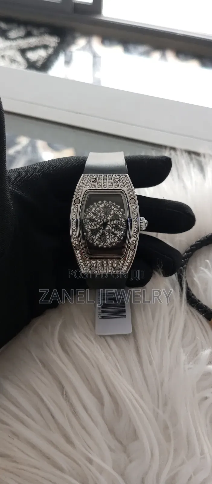 Veecans Wrist Watch