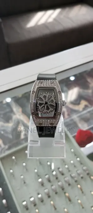 Veecans Wrist Watch