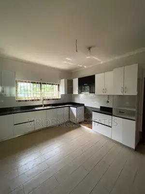 4bdrm House in Westhills Mall ( for rent