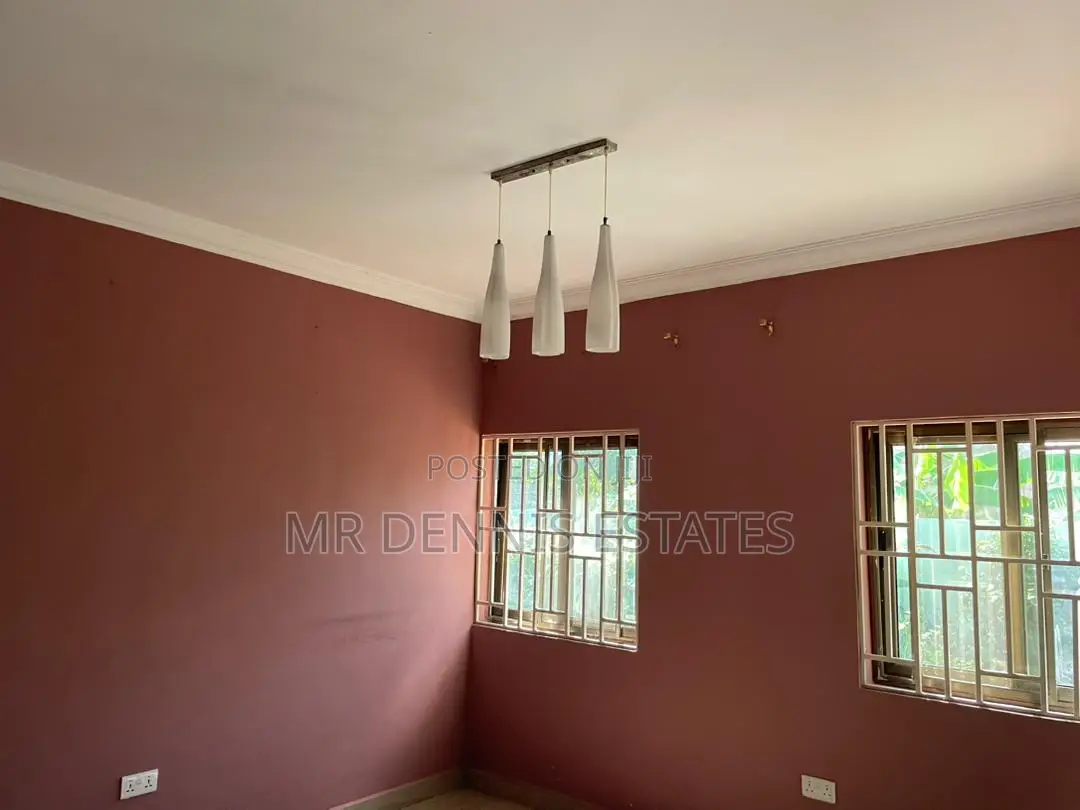 4bdrm House in Westhills Mall ( for rent