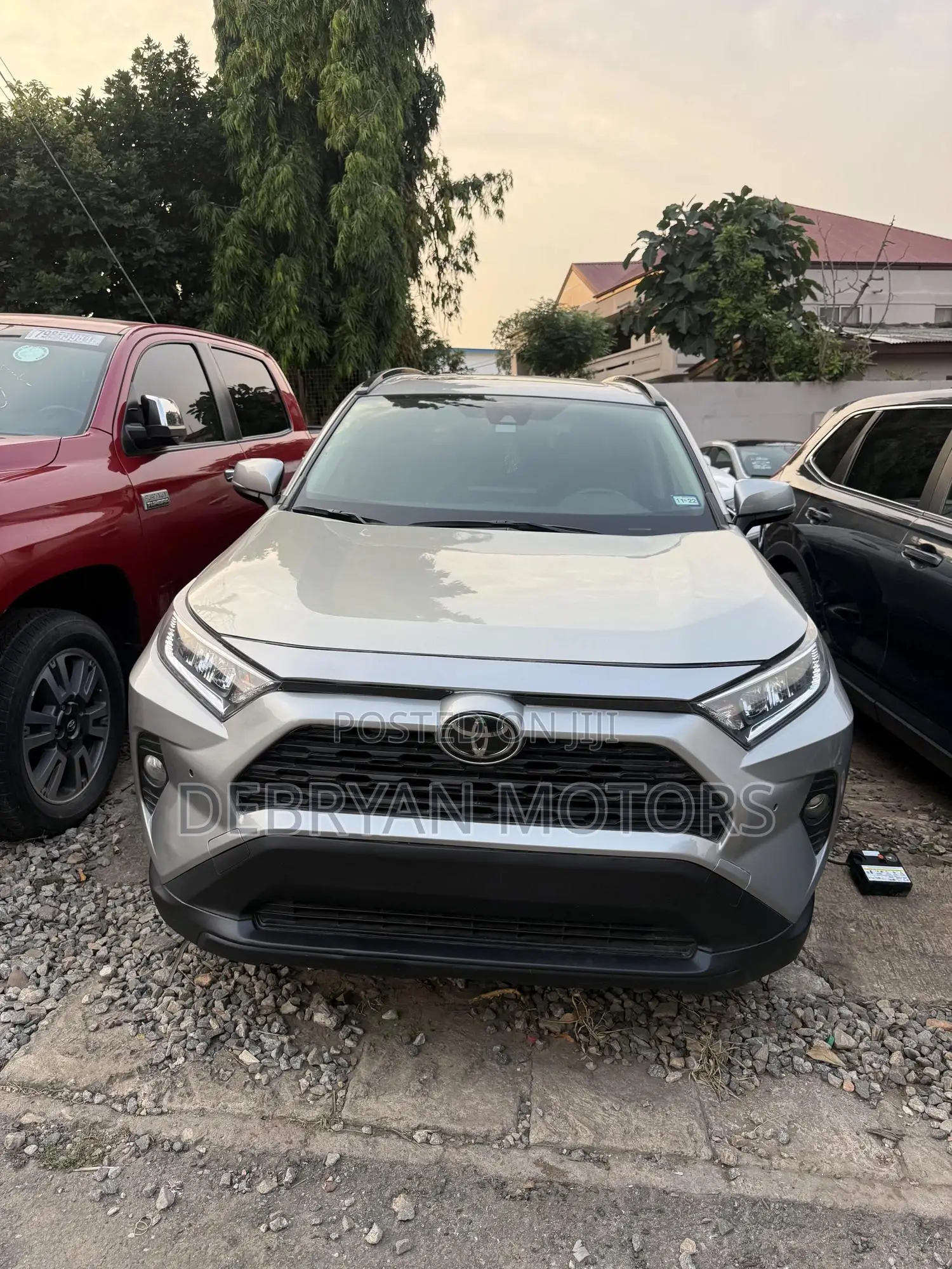 Toyota RAV4 XLE Premium AWD 2020 Silver