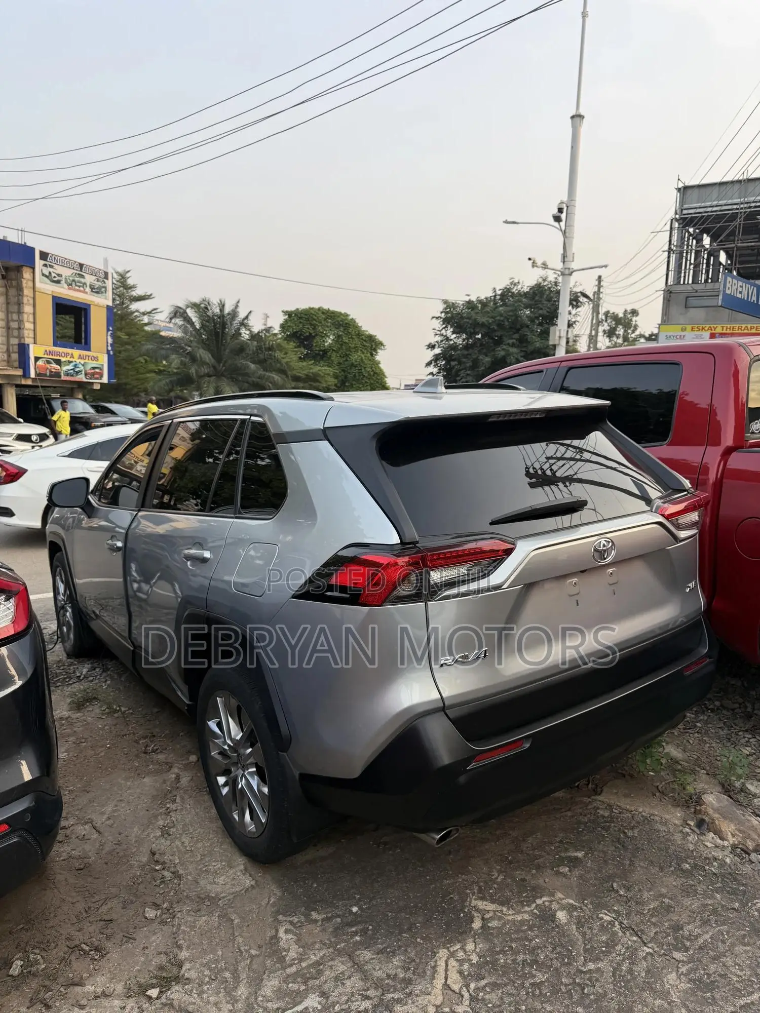 Toyota RAV4 XLE Premium AWD 2020 Silver