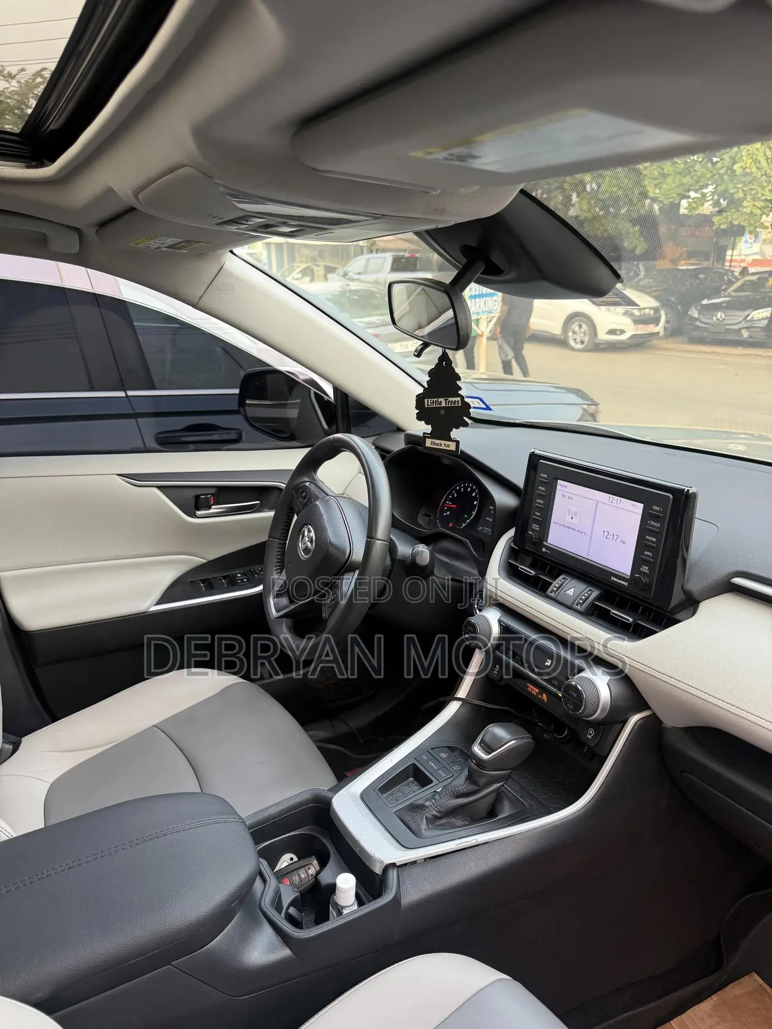 Toyota RAV4 XLE Premium AWD 2020 Silver