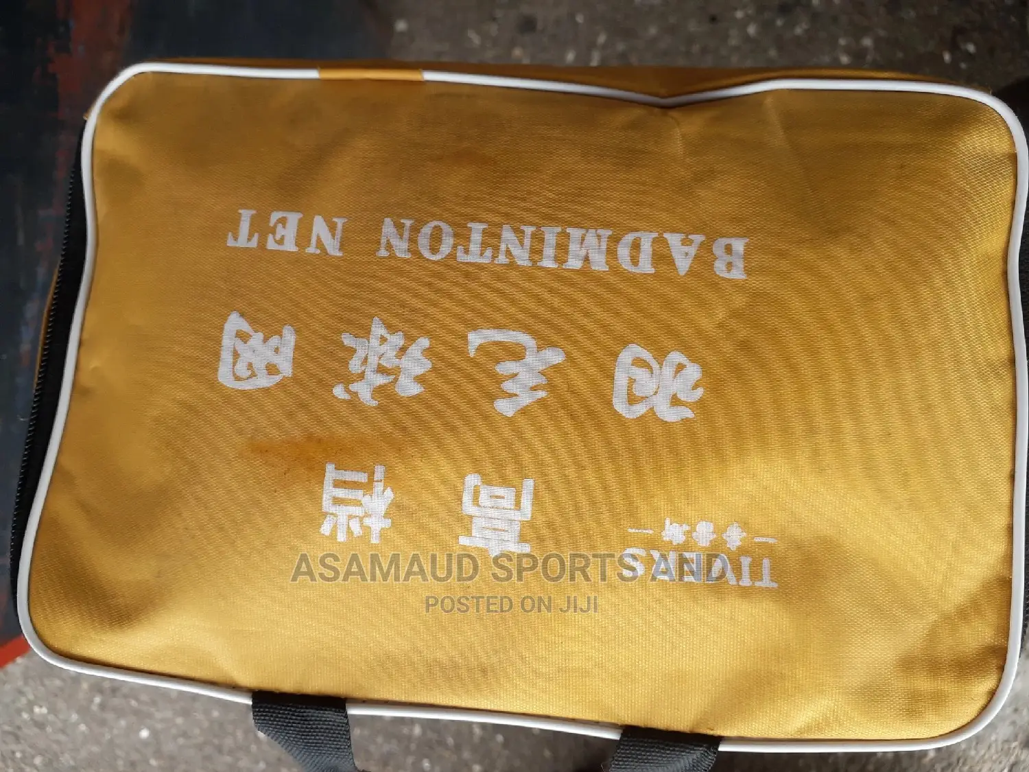 Original BADMINTON Net, RACKET and Ball at Cool Price