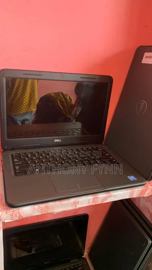 Laptop Dell Latitude 3310 4GB Intel Celeron SSD 128GB
