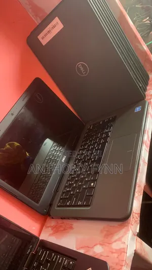 Laptop Dell Latitude 3310 4GB Intel Celeron SSD 128GB
